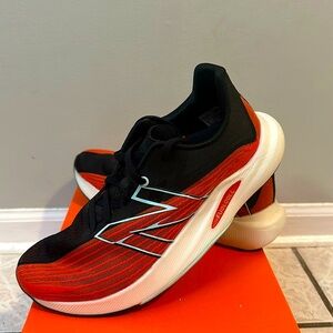 New Balance Fuelcell Rebel V2